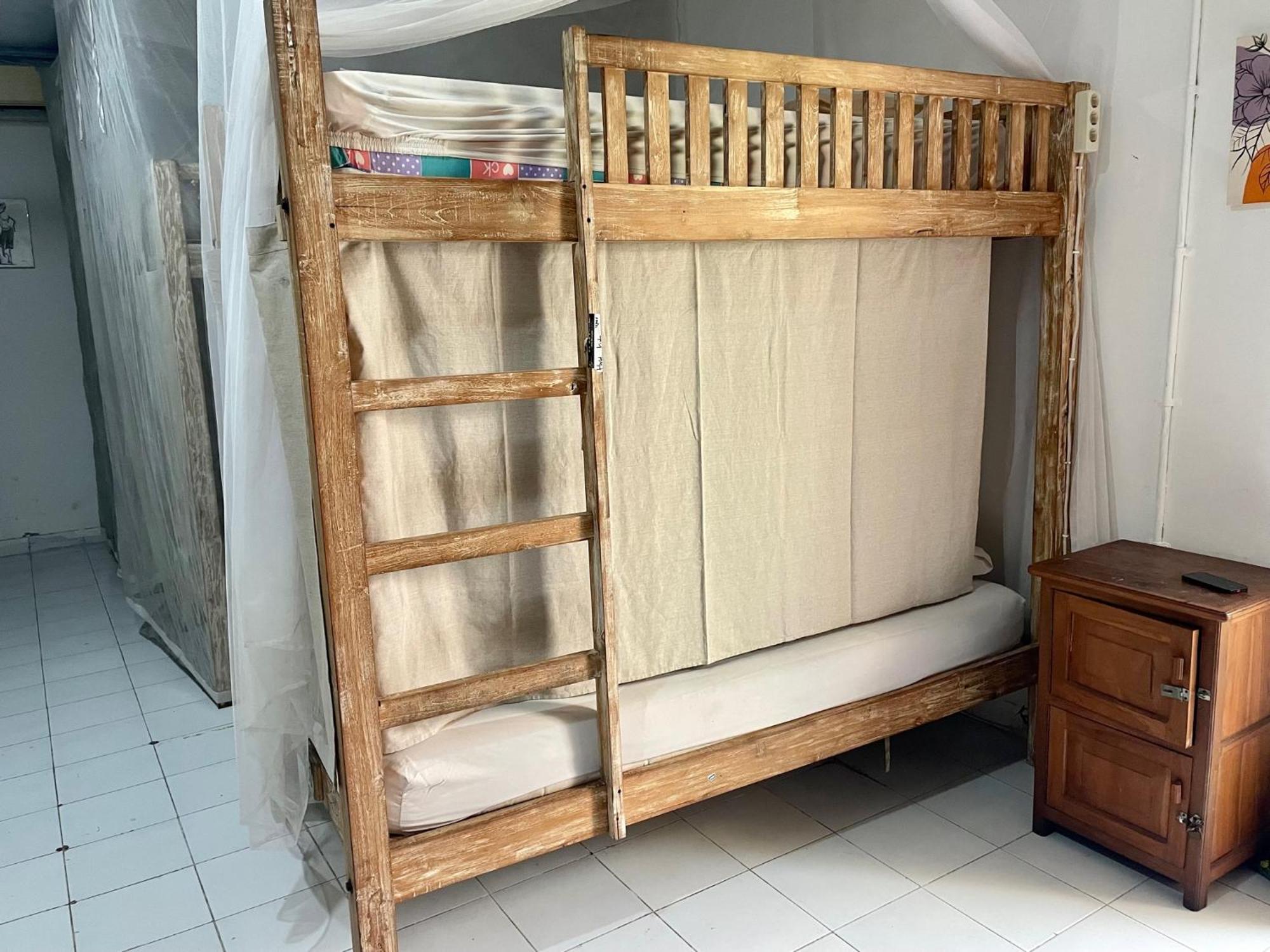 Хостел Da Housetel Kuta Кута Екстер'єр фото