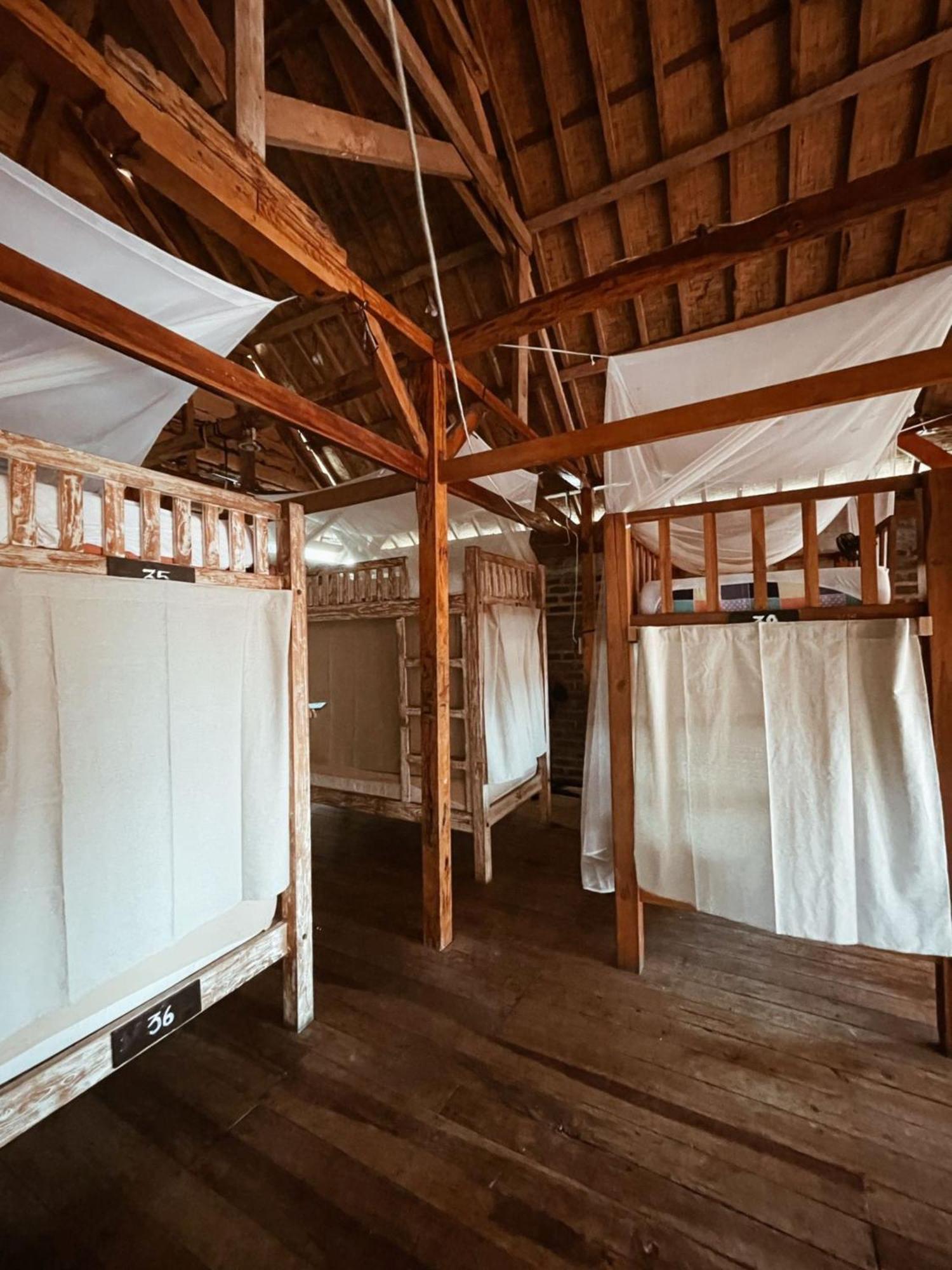 Хостел Da Housetel Kuta Кута Екстер'єр фото